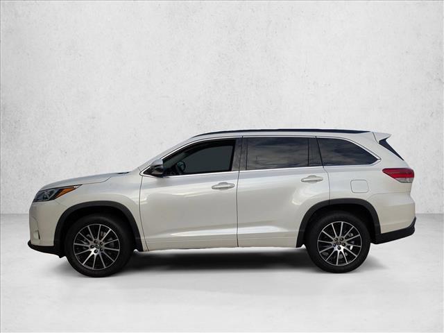 Photo of 2018 Blizzard Pearl Toyota Highlander