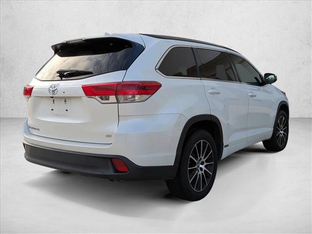 Photo of 2018 Blizzard Pearl Toyota Highlander