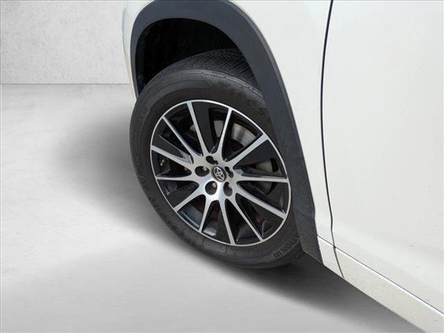 Photo of 2018 Blizzard Pearl Toyota Highlander