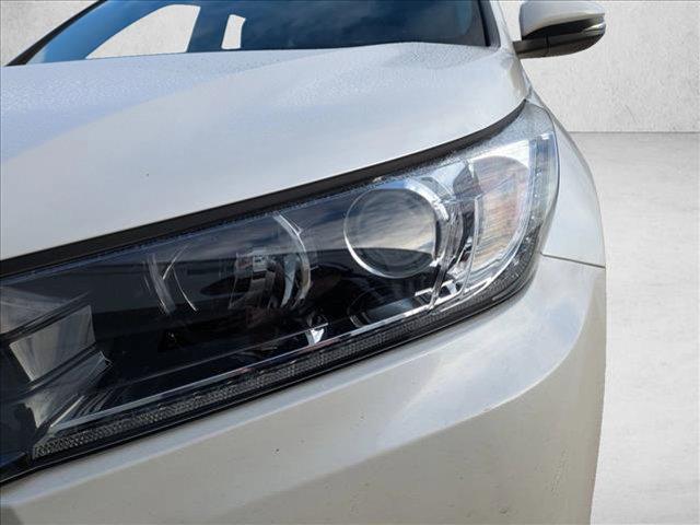 Photo of 2018 Blizzard Pearl Toyota Highlander