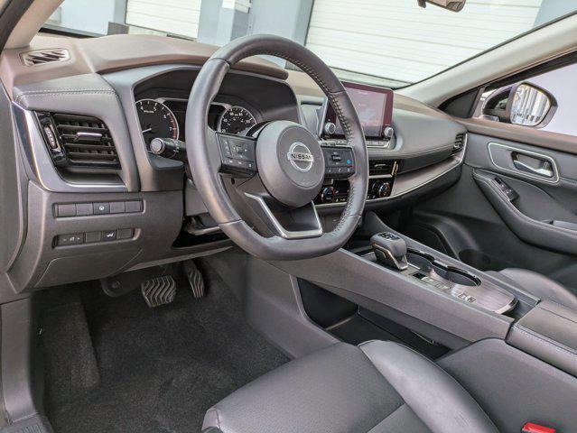 Photo of 2021 Super Black Nissan Rogue