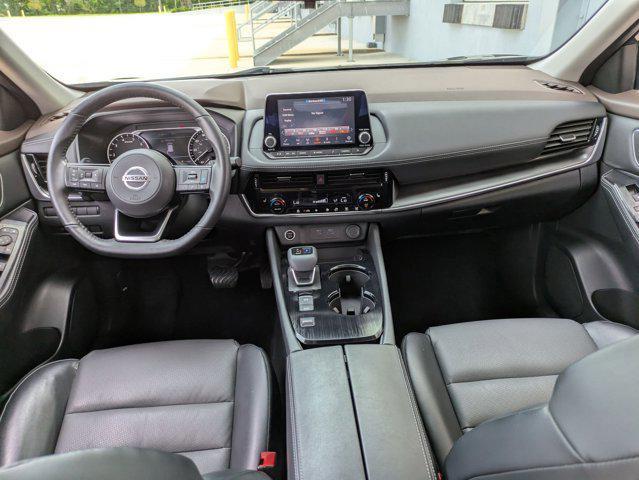 Photo of 2021 Super Black Nissan Rogue