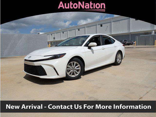 Photo of 2025 Ice Cap Toyota Camry