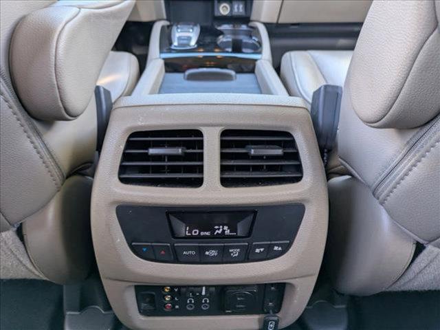 Photo of 2016 White Diamond Pearl Honda Pilot