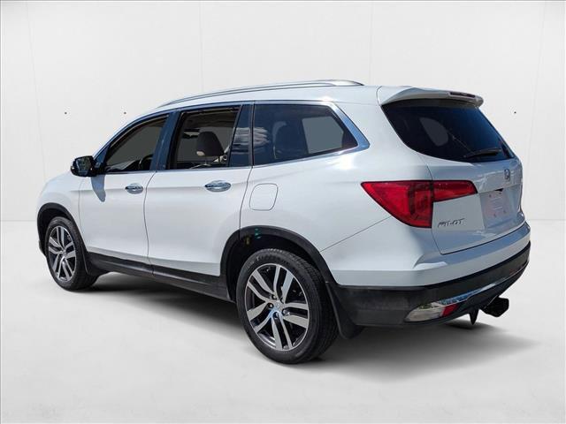 Photo of 2016 White Diamond Pearl Honda Pilot
