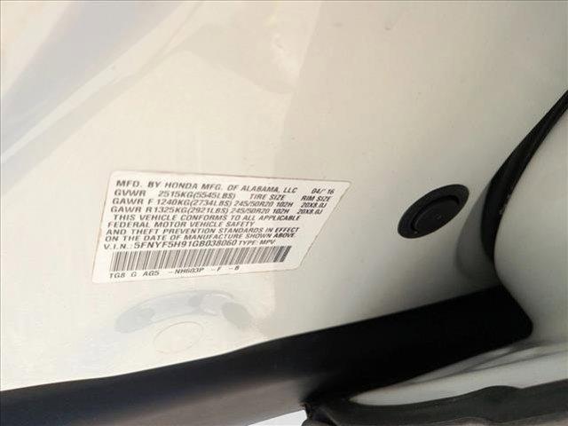 Photo of 2016 White Diamond Pearl Honda Pilot