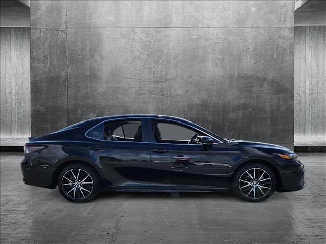 Photo of 2024 Midnight Black Metallic Toyota Camry