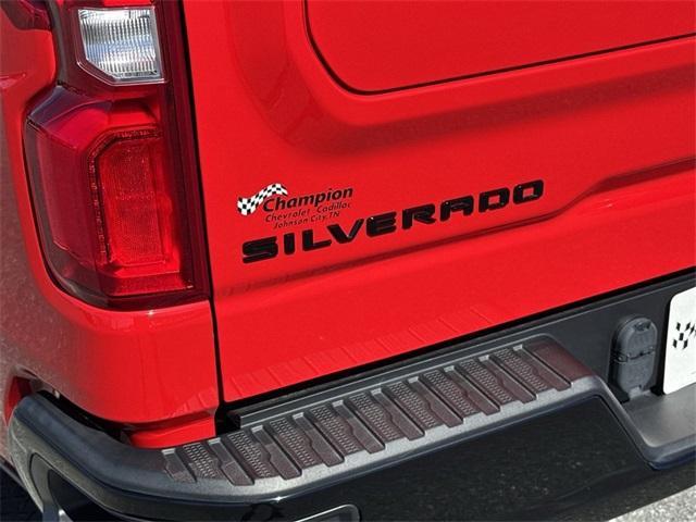 Photo of 2022 Red Chevrolet Silverado 1500