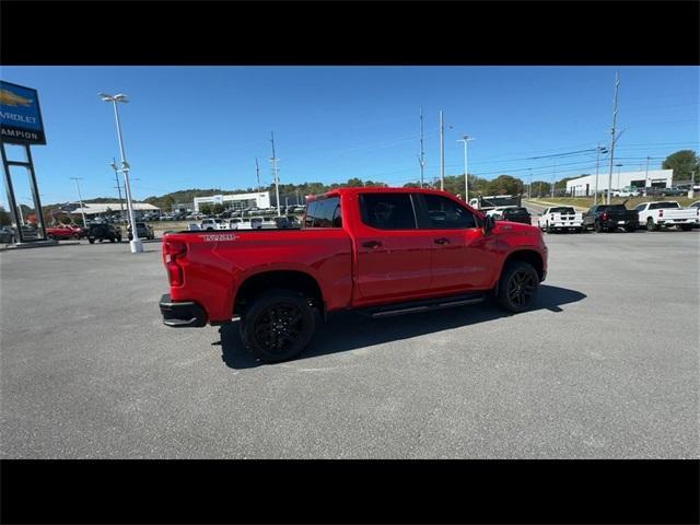 Photo of 2022 Red Chevrolet Silverado 1500