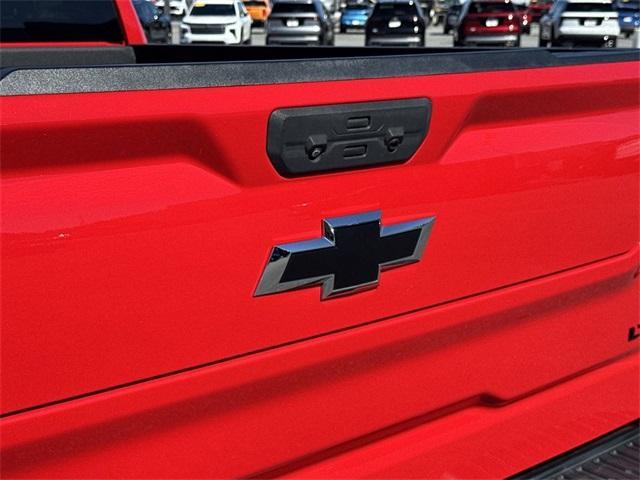 Photo of 2022 Red Chevrolet Silverado 1500