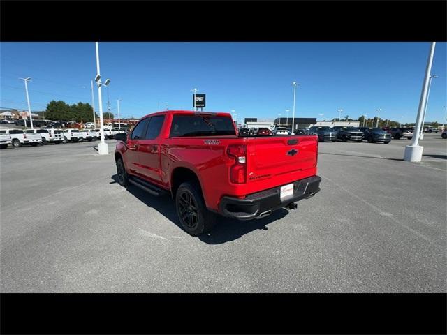 Photo of 2022 Red Chevrolet Silverado 1500