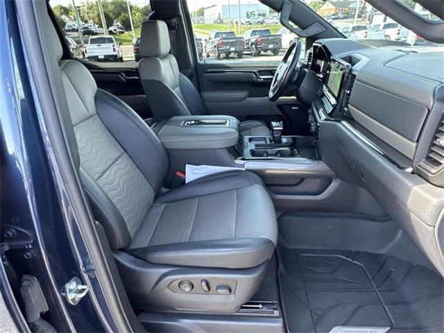 Photo of 2022 Northsky Blue Metallic Chevrolet Silverado 1500