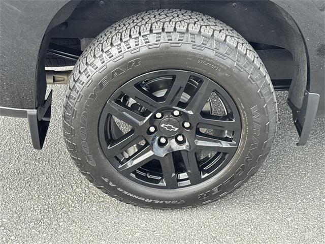 Photo of 2024 Black Chevrolet Silverado 1500