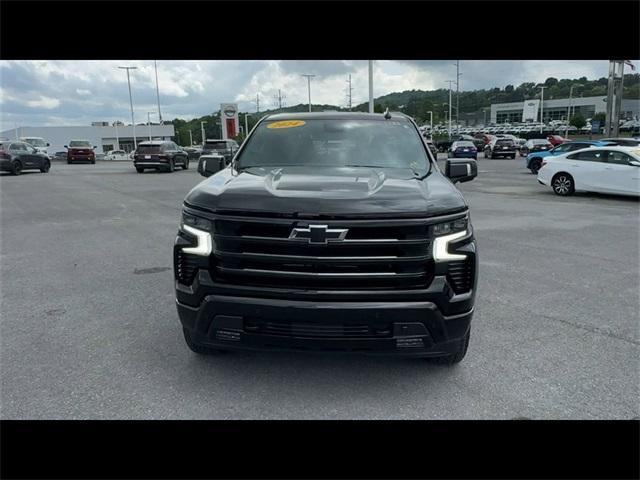Photo of 2024 Black Chevrolet Silverado 1500