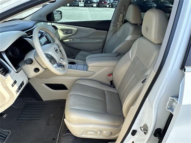 Photo of 2017 White Nissan Murano