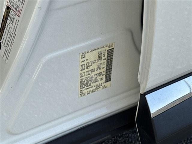 Photo of 2017 White Nissan Murano