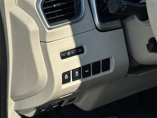 Photo of 2017 White Nissan Murano