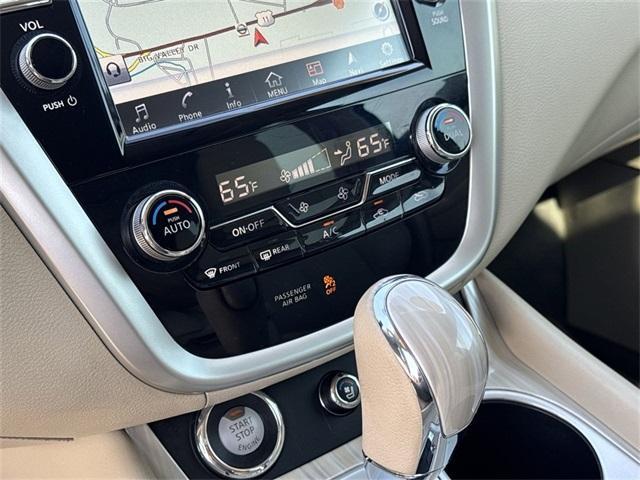 Photo of 2017 White Nissan Murano