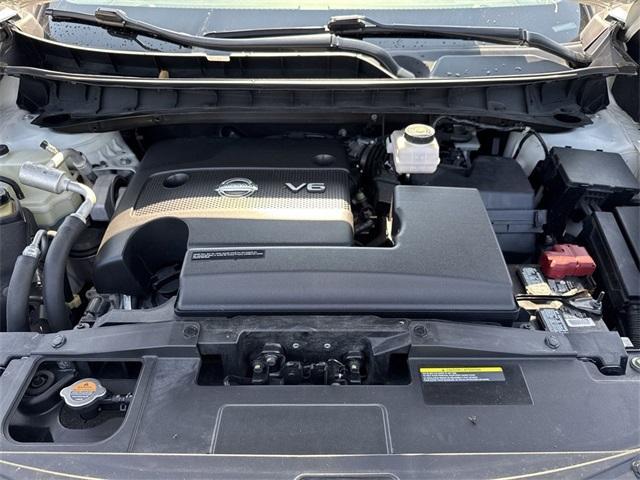 Photo of 2017 White Nissan Murano