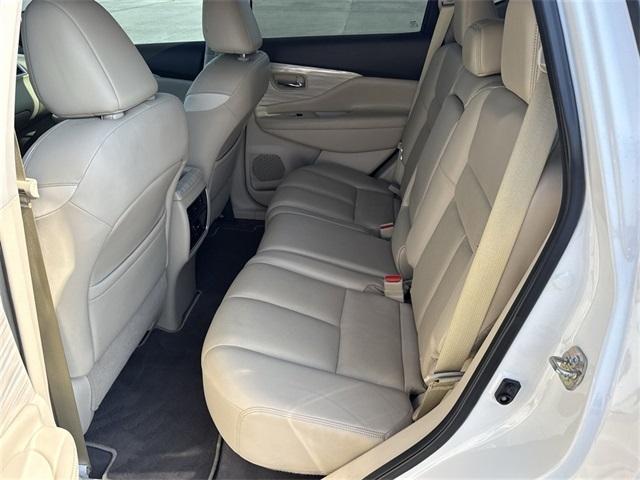 Photo of 2017 White Nissan Murano