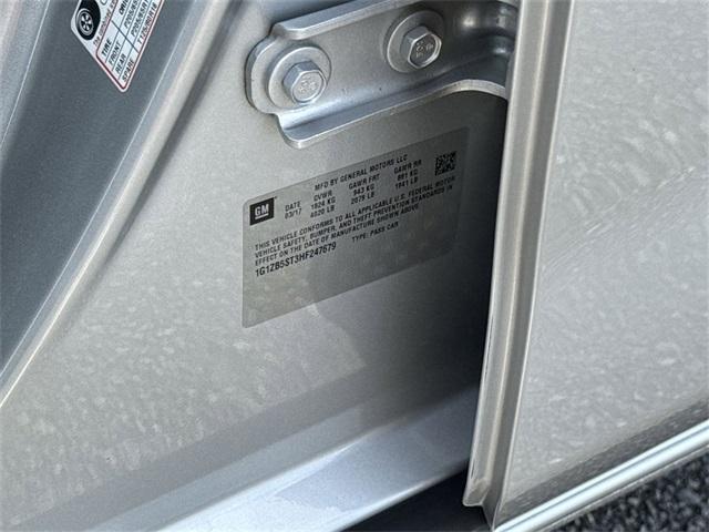 Photo of 2017 Silver Ice Metallic Chevrolet Malibu