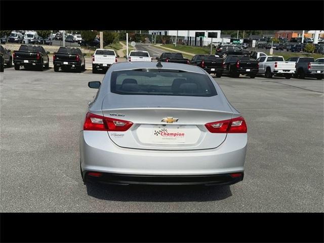 Photo of 2017 Silver Ice Metallic Chevrolet Malibu