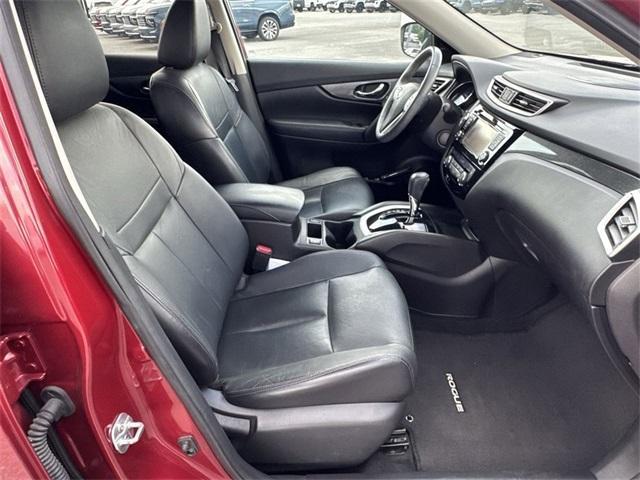 Photo of 2015 Cayenne Red Nissan Rogue