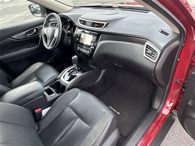 Photo of 2015 Cayenne Red Nissan Rogue