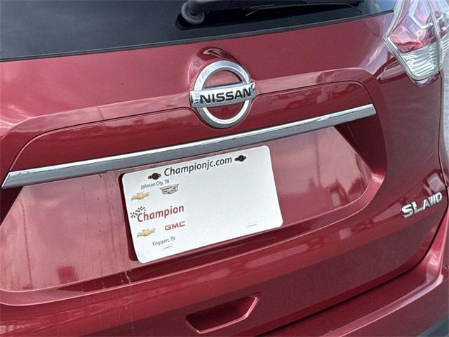 Photo of 2015 Cayenne Red Nissan Rogue