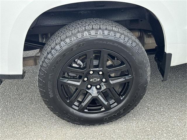 Photo of 2022 Summit White Chevrolet Silverado 1500