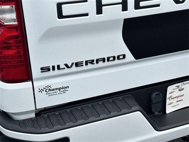 Photo of 2022 Summit White Chevrolet Silverado 1500