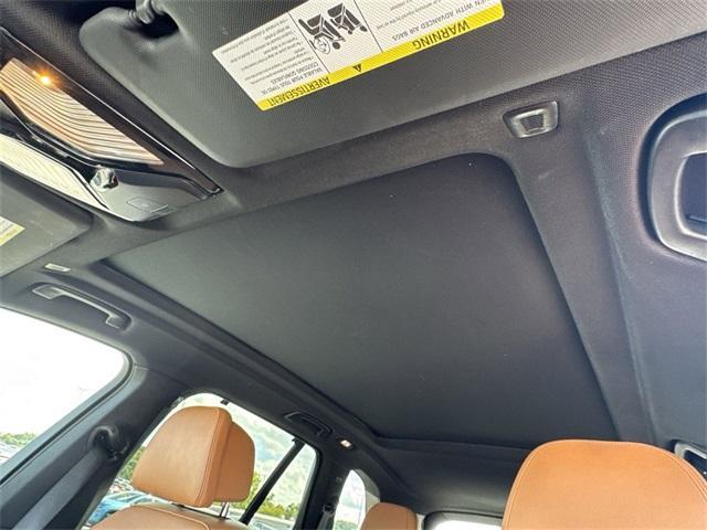 Photo of 2022 White Metallic BMW X5