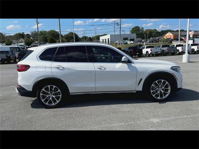 Photo of 2022 White Metallic BMW X5