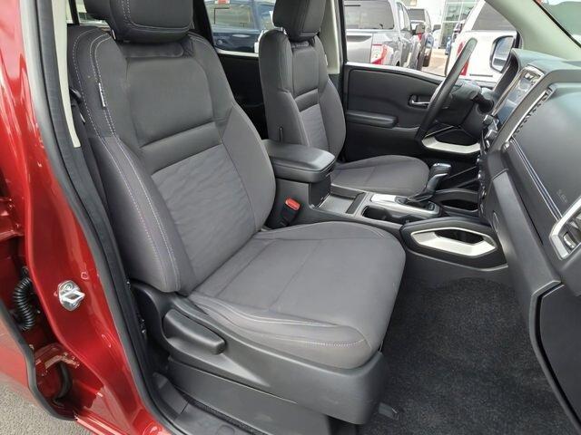 Photo of 2024 Cardinal Red Metallic Nissan Frontier