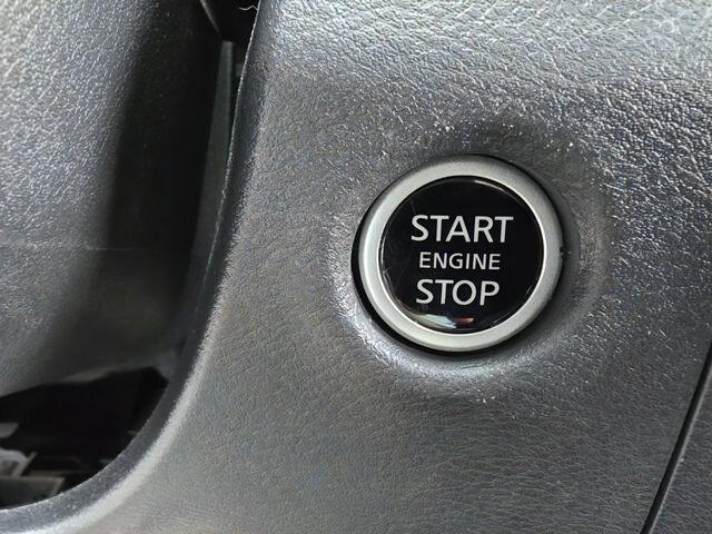 Photo of 2024 Cardinal Red Metallic Nissan Frontier