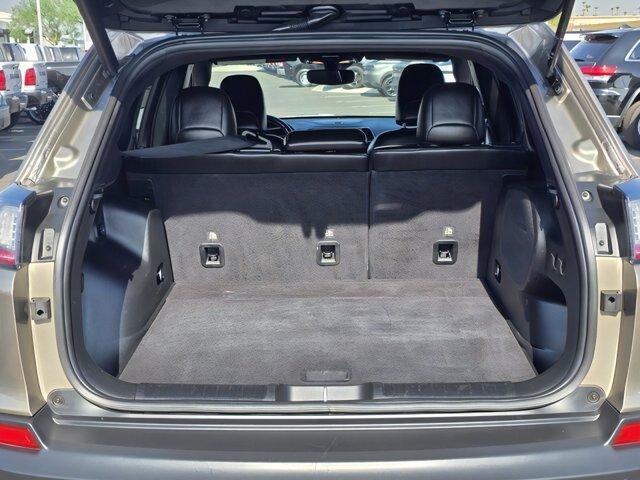 Photo of 2021 Light Brownstone Pearlcoat Jeep Cherokee