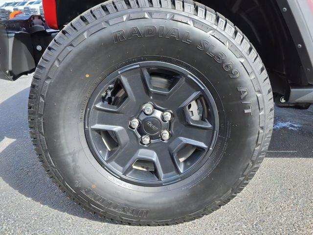 Photo of 2023 Firecracker Red Clearcoat Jeep Gladiator