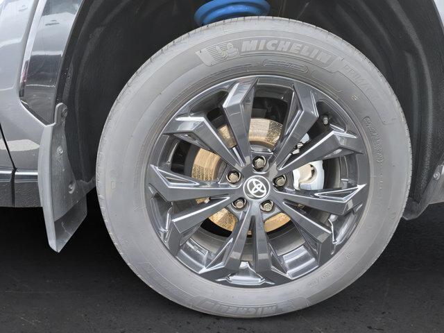 Photo of 2024 Silver Sky Metallic Toyota RAV4 Hybrid