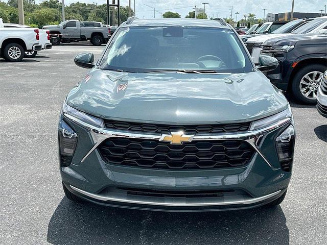Photo of 2025 Gray Chevrolet Trax