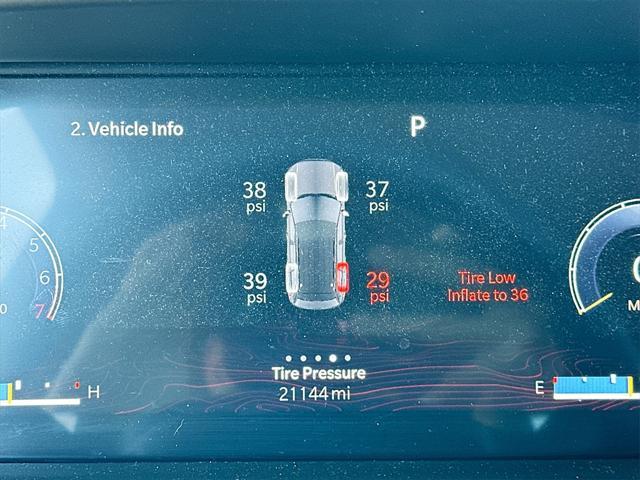 Photo of 2023 Silver Zynith Jeep Grand Cherokee