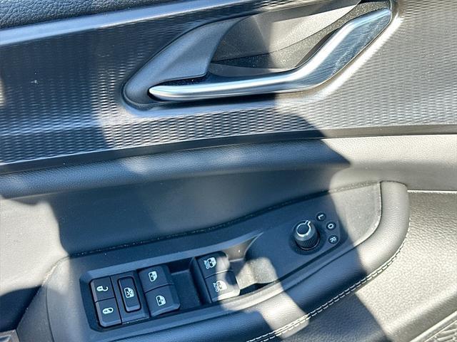 Photo of 2023 Silver Zynith Jeep Grand Cherokee
