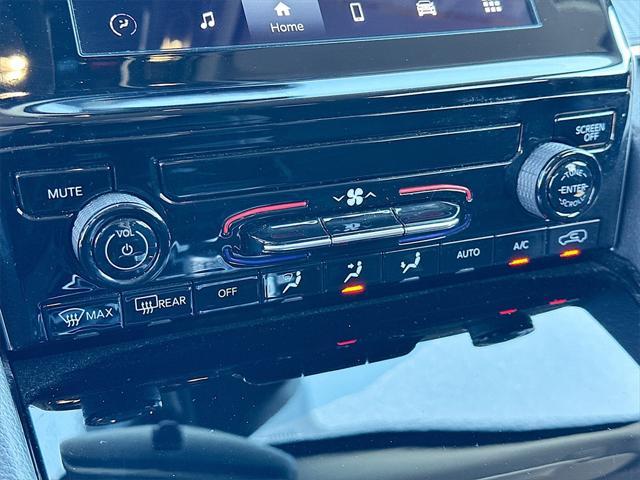 Photo of 2023 Silver Zynith Jeep Grand Cherokee
