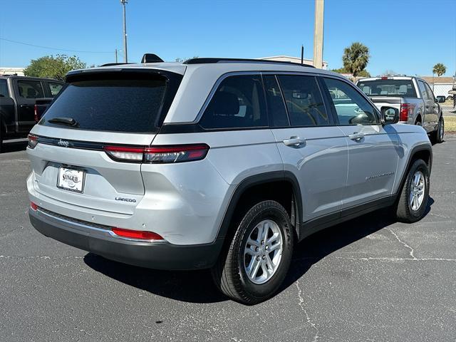 Photo of 2023 Silver Zynith Jeep Grand Cherokee