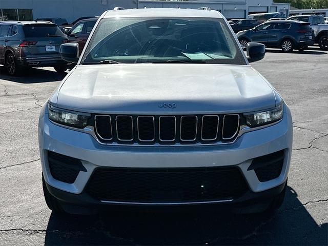 Photo of 2023 Silver Zynith Jeep Grand Cherokee