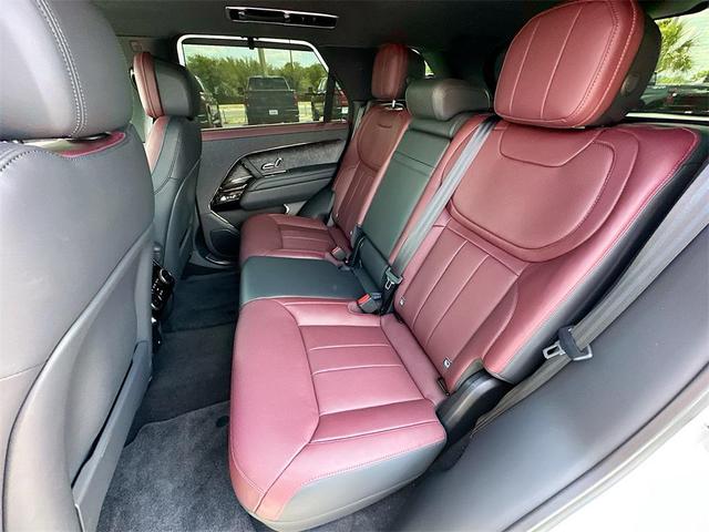 Photo of 2025 White Land Rover Range Rover Sport