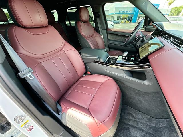Photo of 2025 White Land Rover Range Rover Sport