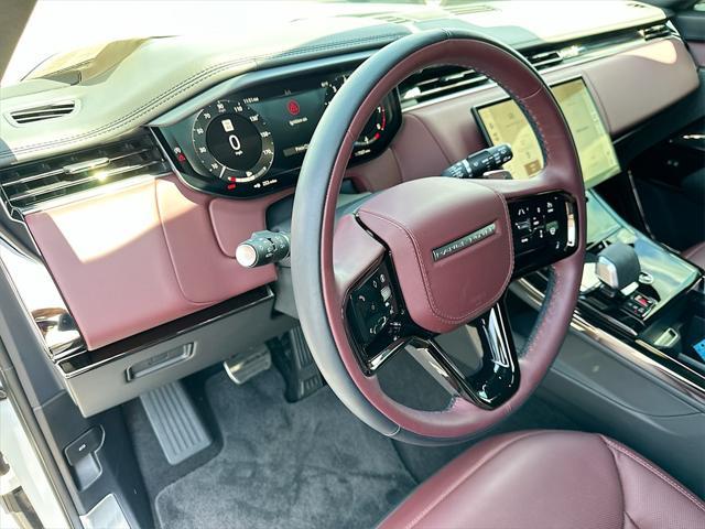 Photo of 2025 White Land Rover Range Rover Sport