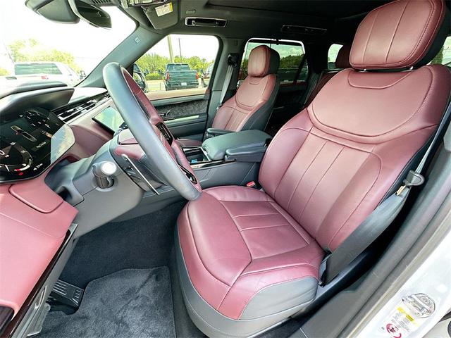 Photo of 2025 White Land Rover Range Rover Sport