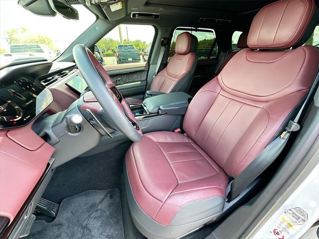 Photo of 2025 White Land Rover Range Rover Sport