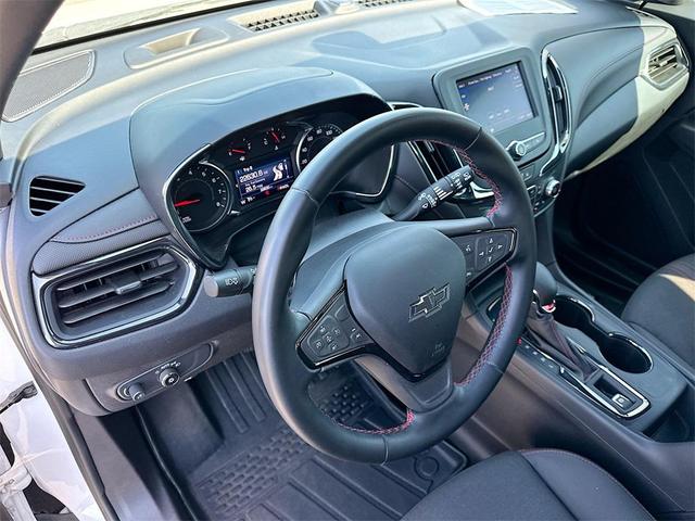 Photo of 2023 Iridescent Pearl Tricoat Chevrolet Equinox